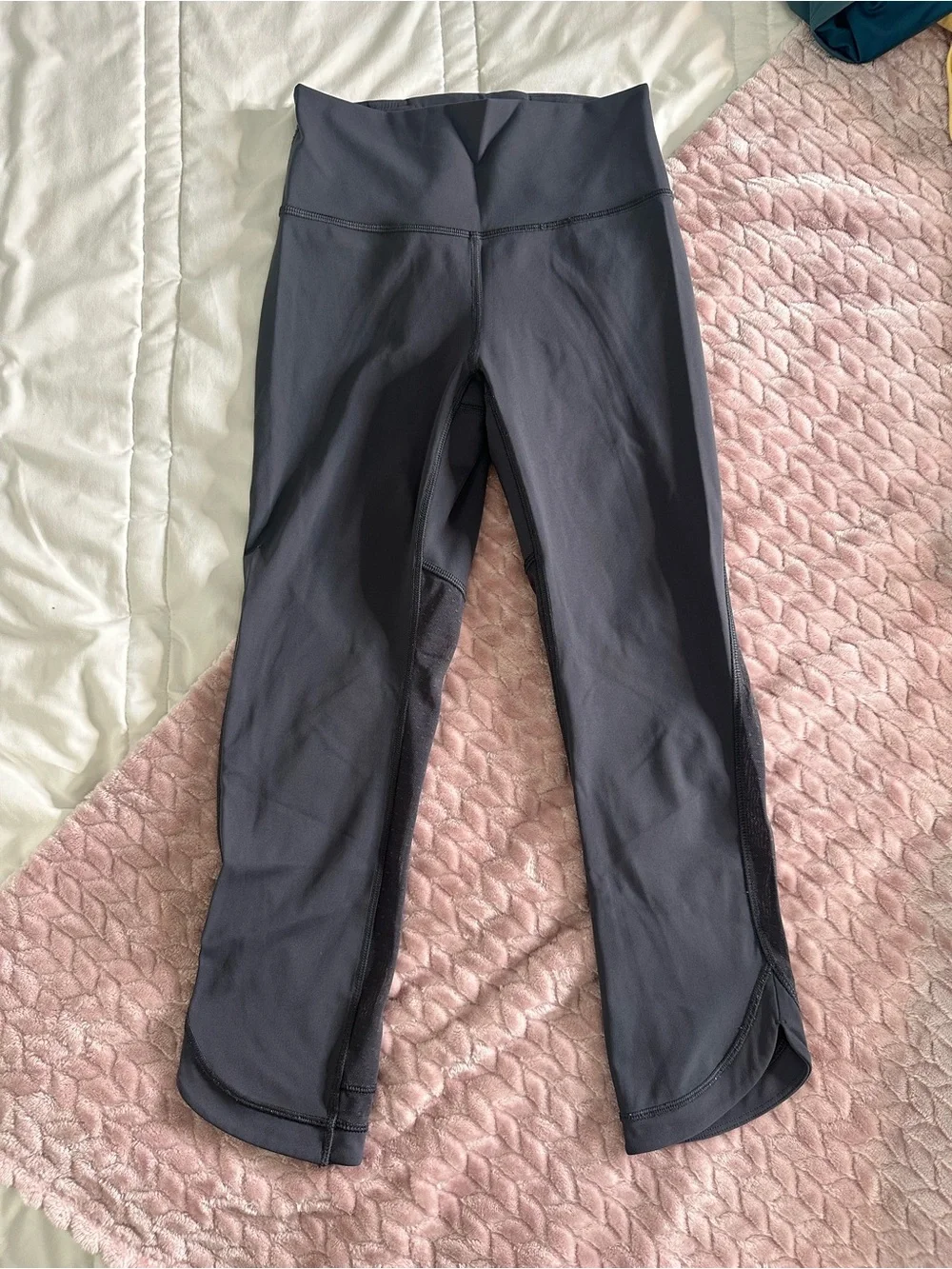Lululemon Revitalize Crop 21” Leggings